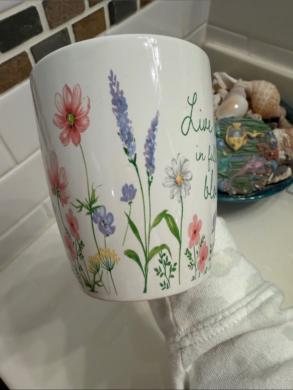 White Floral 'Live Life in Full Bloom' Ceramic Mug - Picture 2 of 4